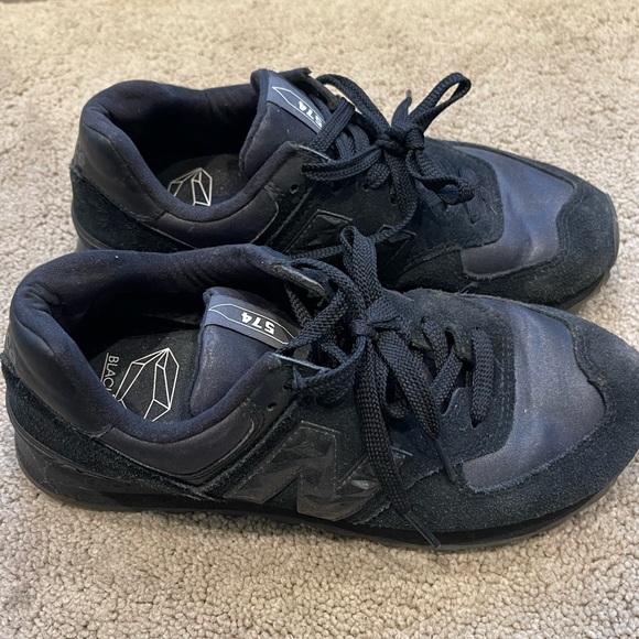 New Balance Classic 574 Running Sneakers, Black Suede. Women size 8 - Picture 2 of 4